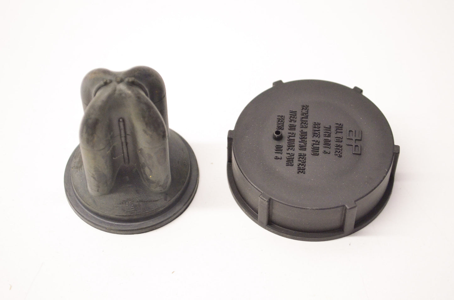 New OEM Ford F2TZ7K505B Clutch Reservoir Cap & Diaphragm NOS
