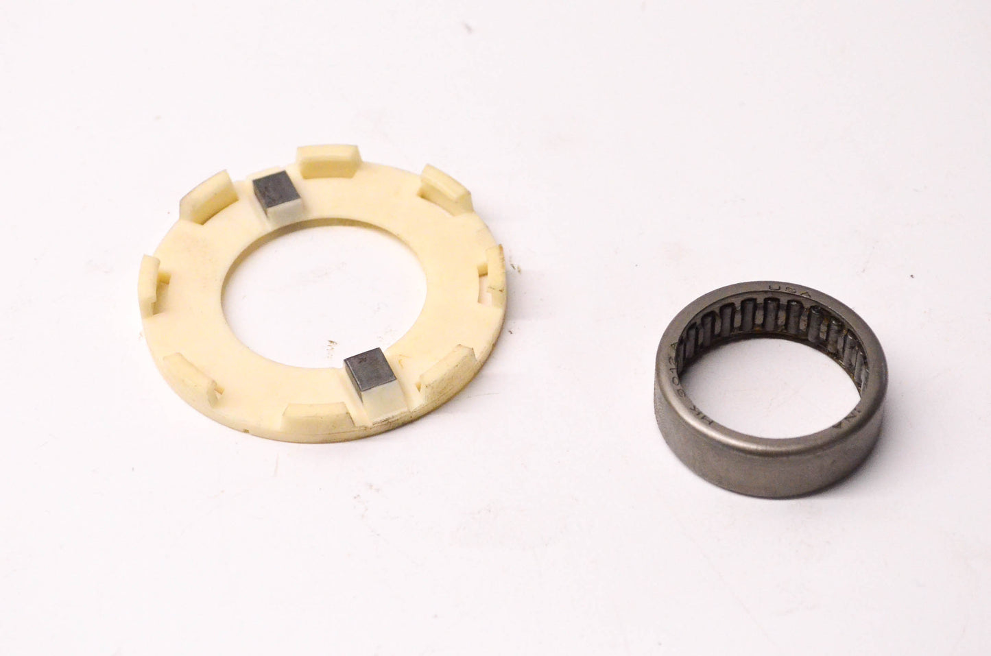 New OEM Ford F87Z1N068AA Front Axle Hub Bearing NOS