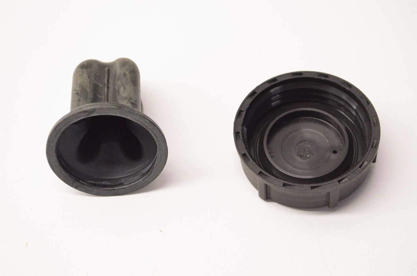 New OEM Ford F2TZ7K505B Clutch Reservoir Cap & Diaphragm NOS