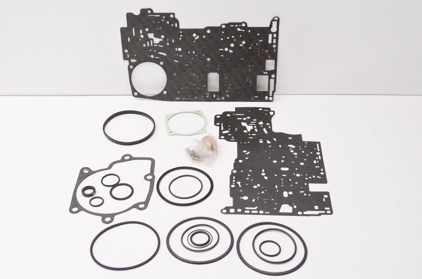 New OEM Ford F77Z7153AA Incomplete Gasket Kit NOS