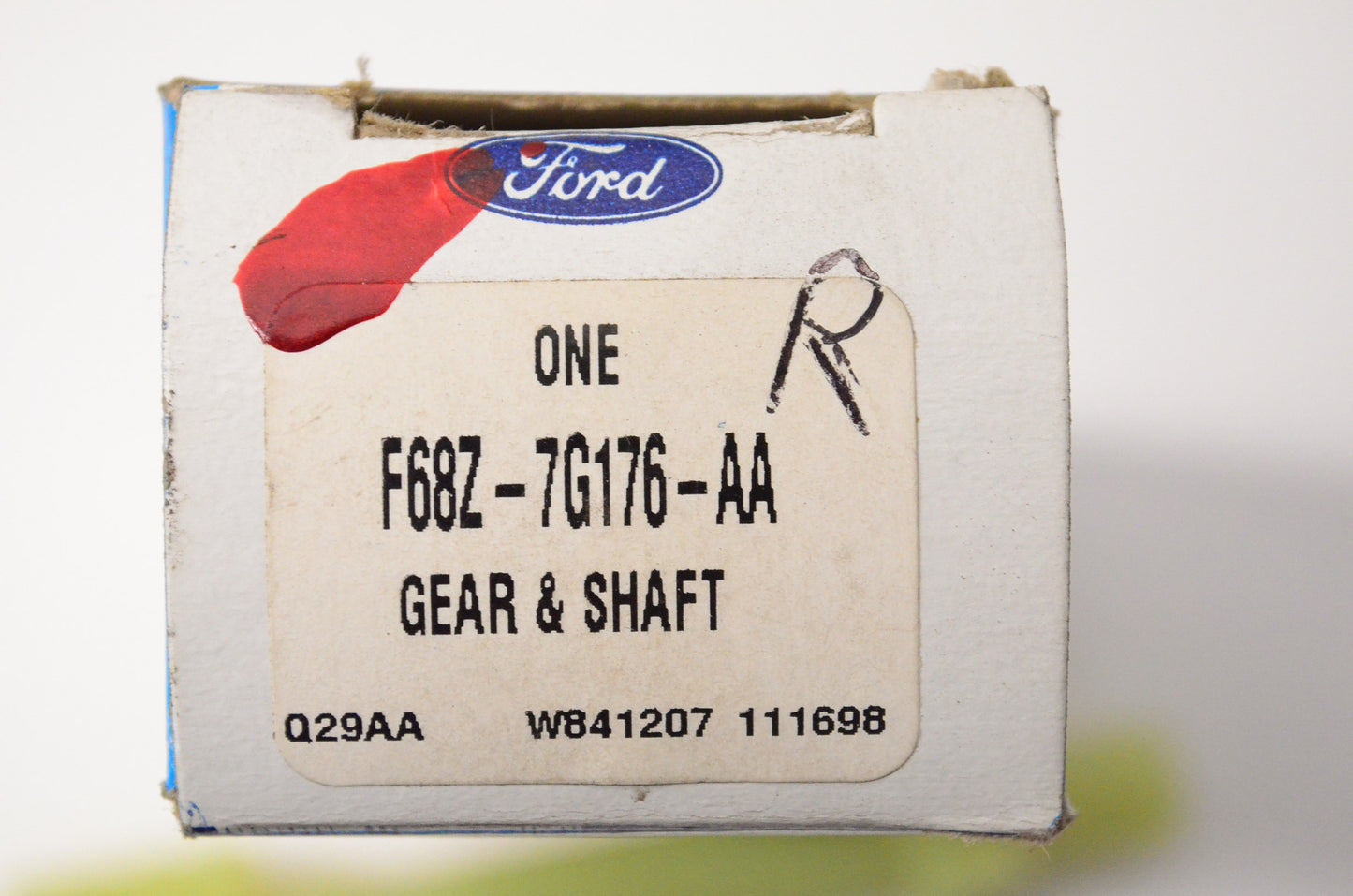 New OEM Ford F68Z7G176AA Gear & Shaft NOS