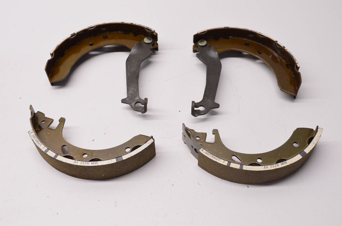 New OEM Ford F5RZ2200A Shoe & Lining Kit NOS