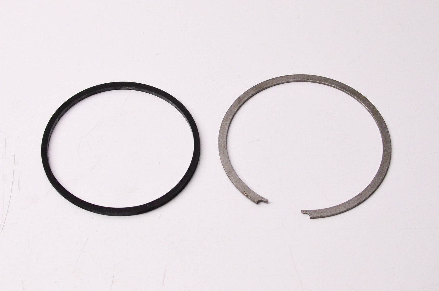 New OEM Ford E0TZ1K106B Snap Ring & Seal NOS