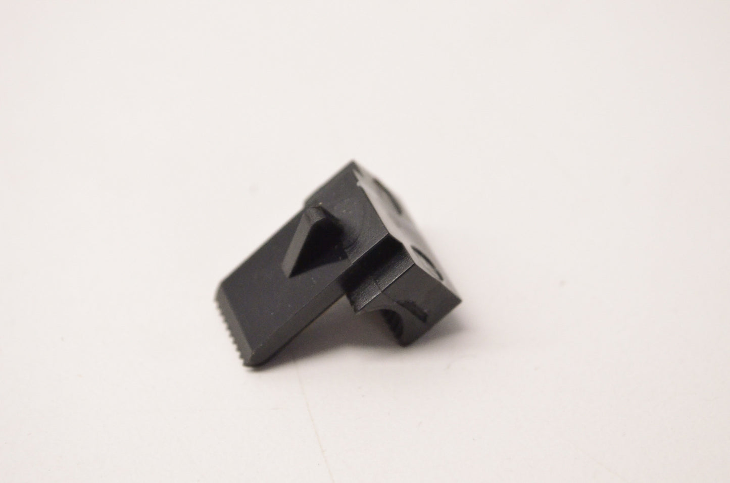 New OEM Ford D9AZ9D726B Speed Control Cable Clip NOS