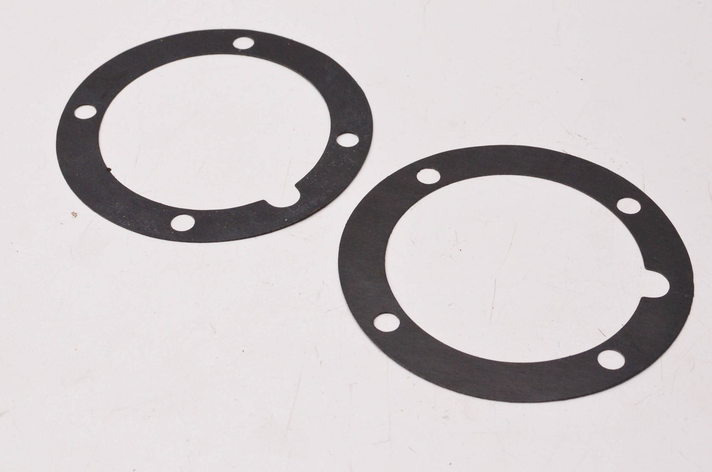 New OEM Ford C2AZ7051B Bearing Retainer Gasket Qty 2 NOS