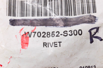 New OEM Ford W702852S300 Rivet NOS