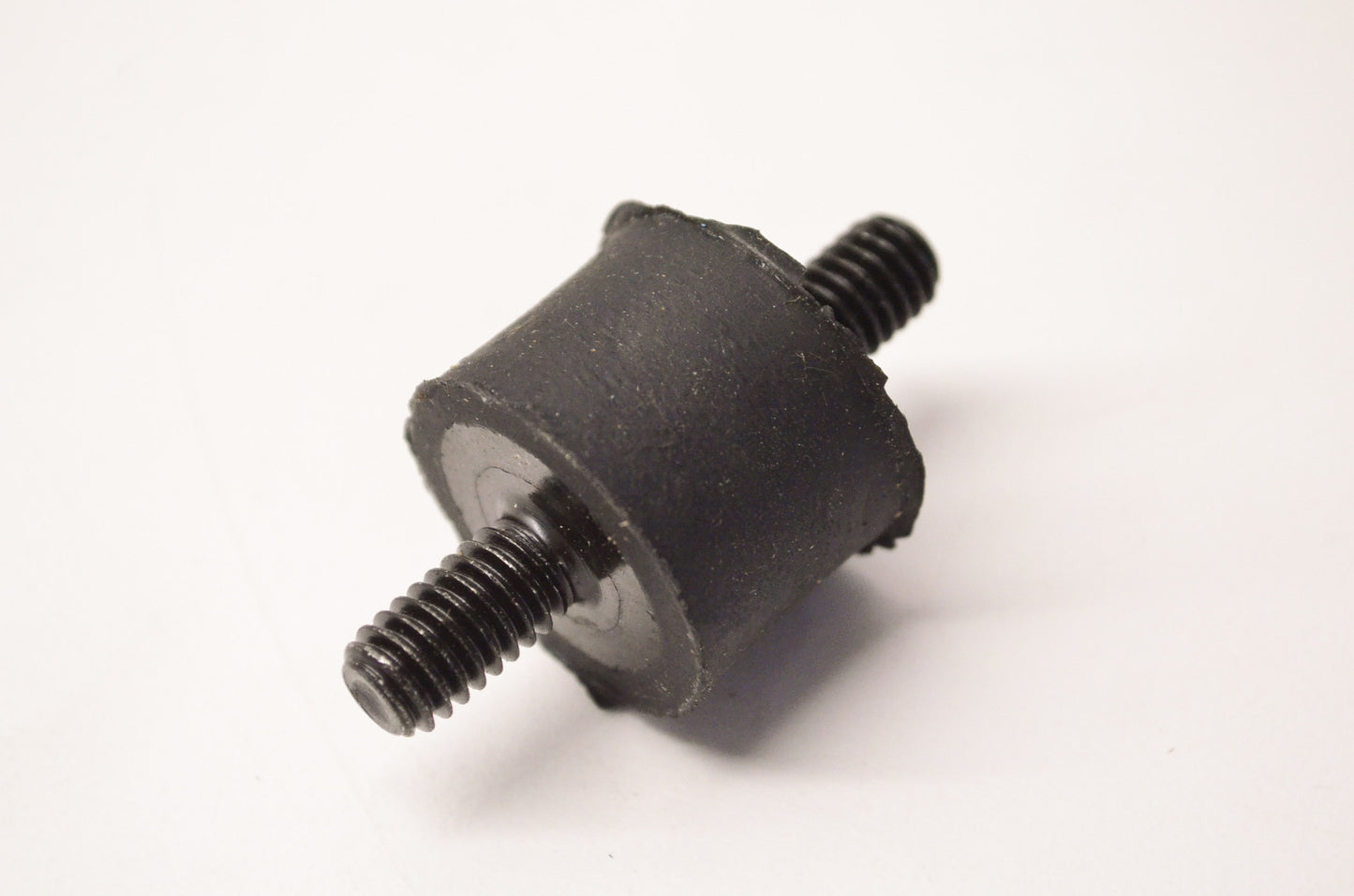 New OEM Ford D2SZ19C658A AC Condenser Stud NOS