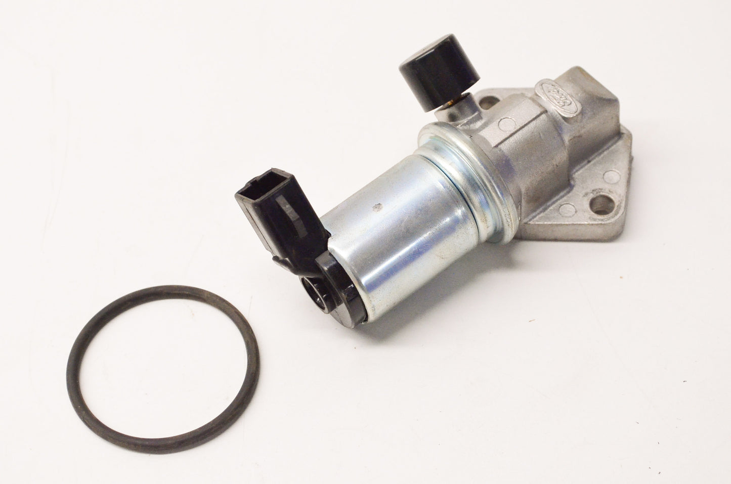 New OEM Ford F2TZ9F715F Idle Air Control Valve W/ Gasket NOS