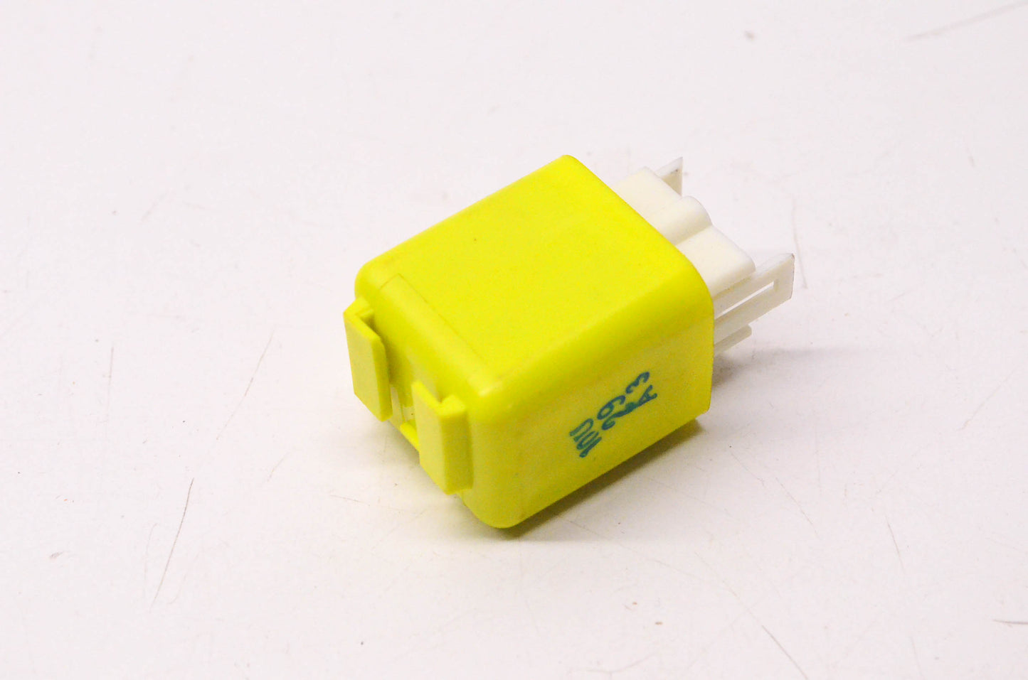 New OEM Ford DYE-593, F02Z12A646B Powertrain Control Module Relay NOS