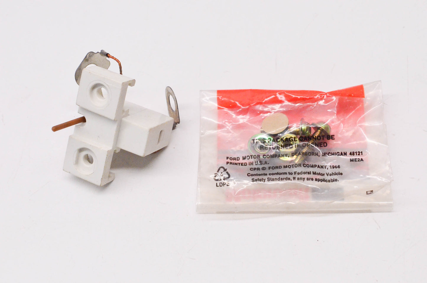 New OEM Ford GC-402, E43Z10320A Alternator Brush Holder W/ Hardware Kit NOS