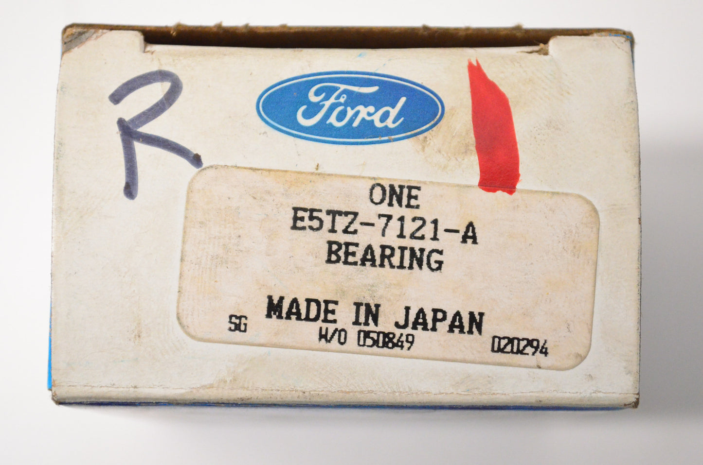 New OEM Ford E5TZ7121A Roller Bearing NOS