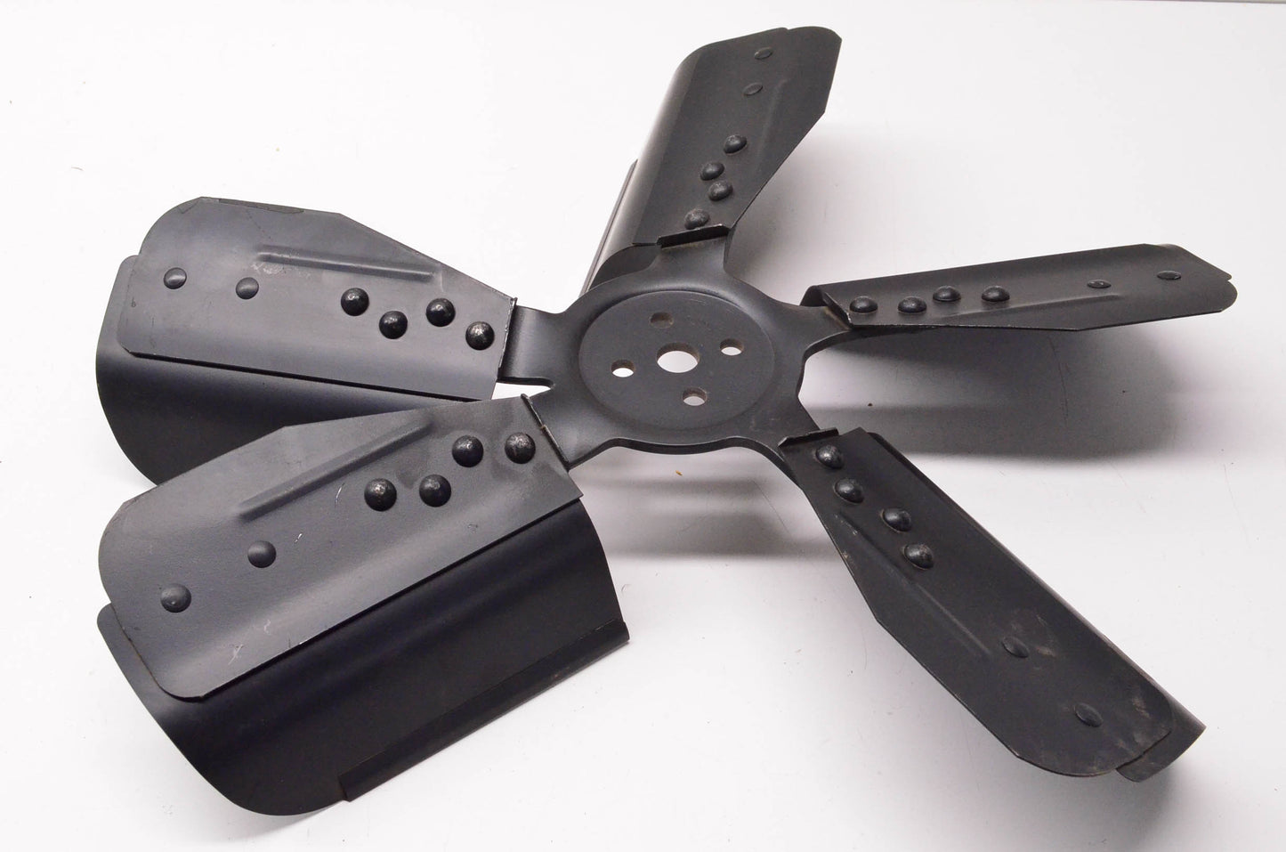 New OEM Ford CFD7AE8600AA, CF-D7AE-8600-AA 5 Blade Fan NOS