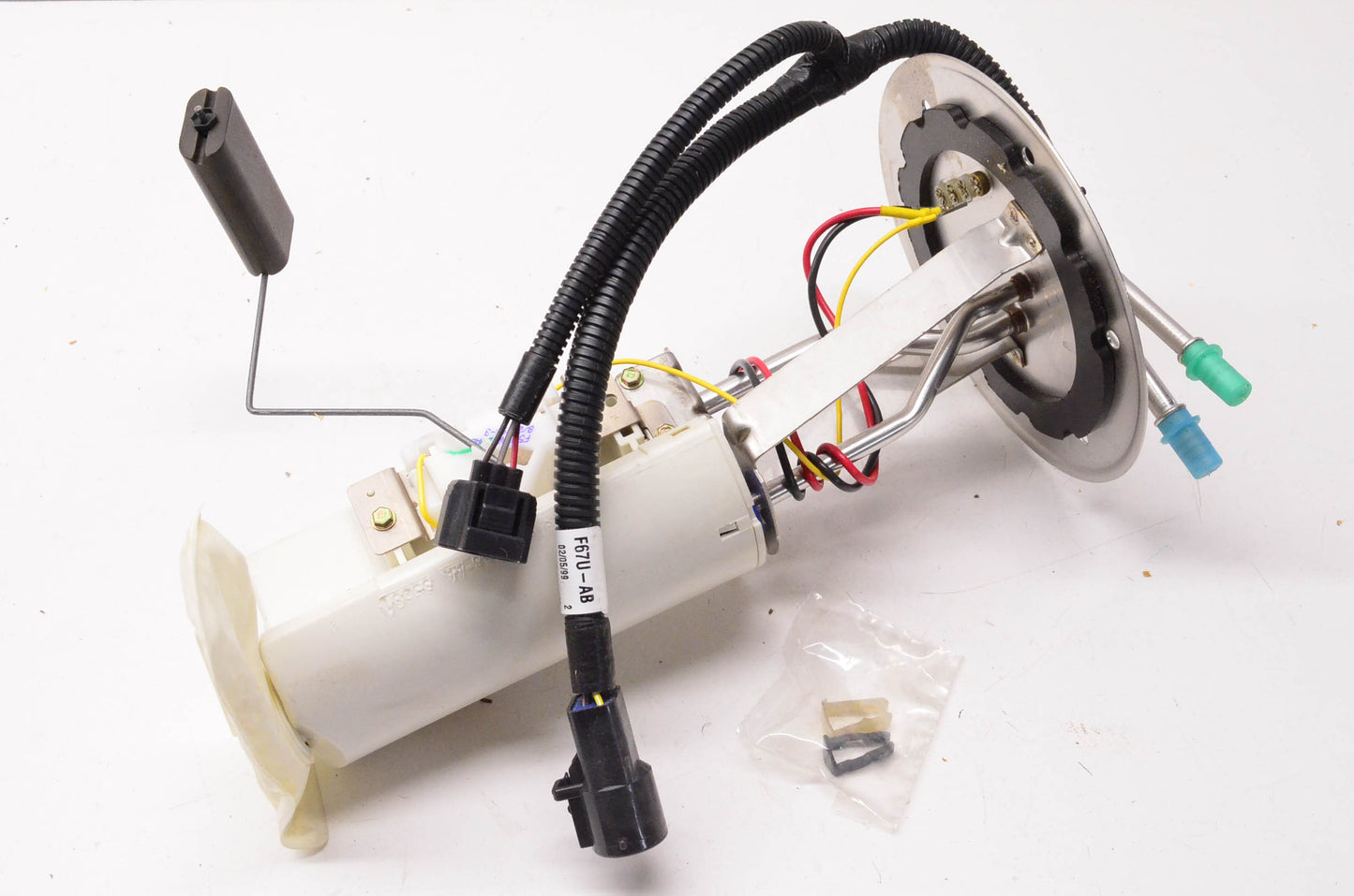 New OEM Ford F67Z9H307AA Fuel Pump Install Kit NOS