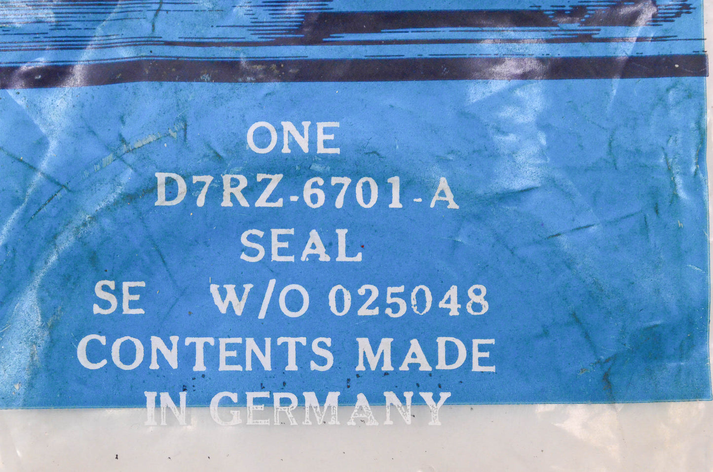 New OEM Ford D7RZ6701A Crankshaft Main Seal NOS