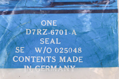 New OEM Ford D7RZ6701A Crankshaft Main Seal NOS