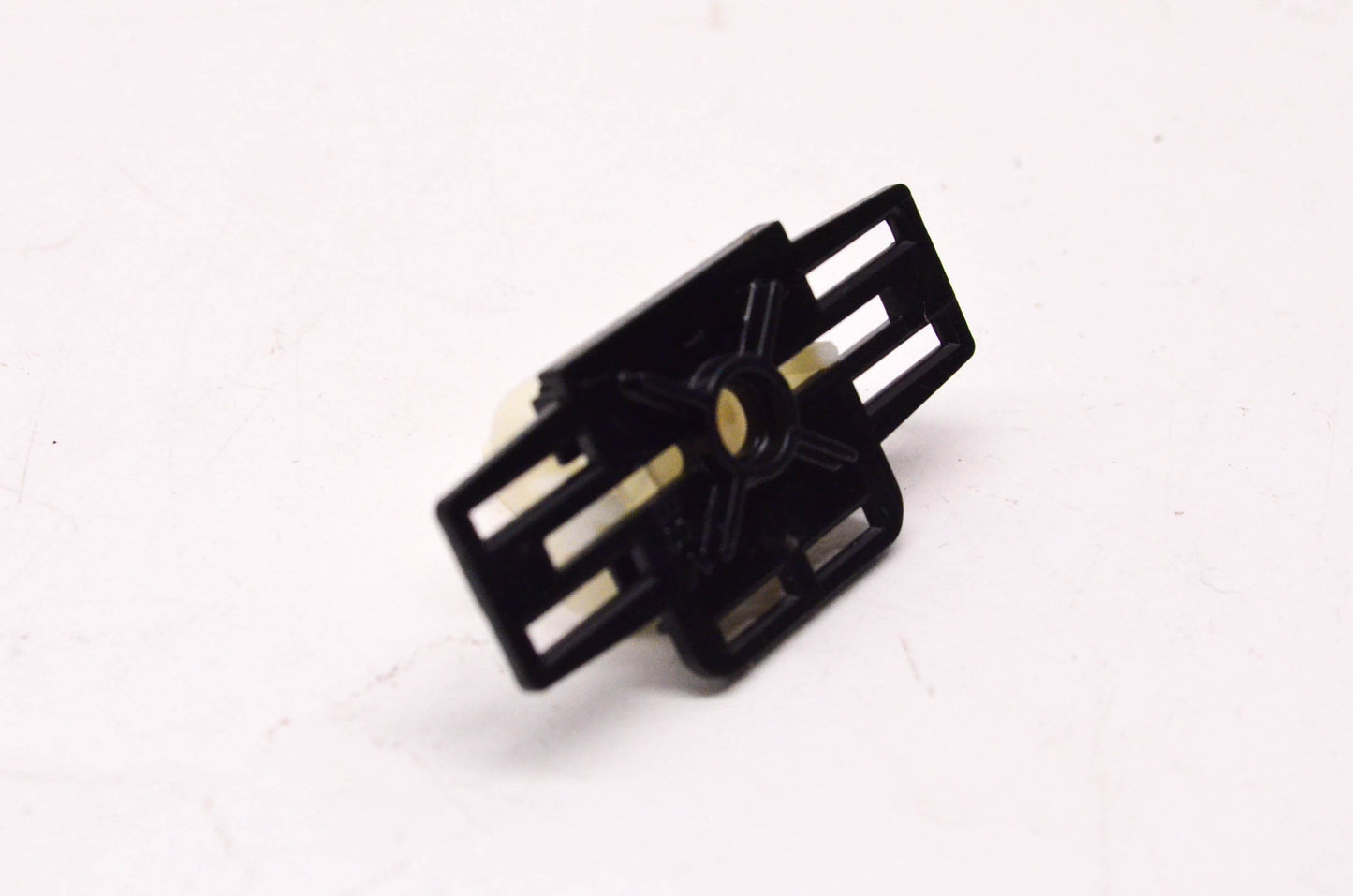 New OEM Ford W703475S300 Cowel Panel Clip NOS