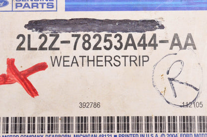 New OEM Ford 2L2Z78253A44AA Weatherstrip Seal NOS