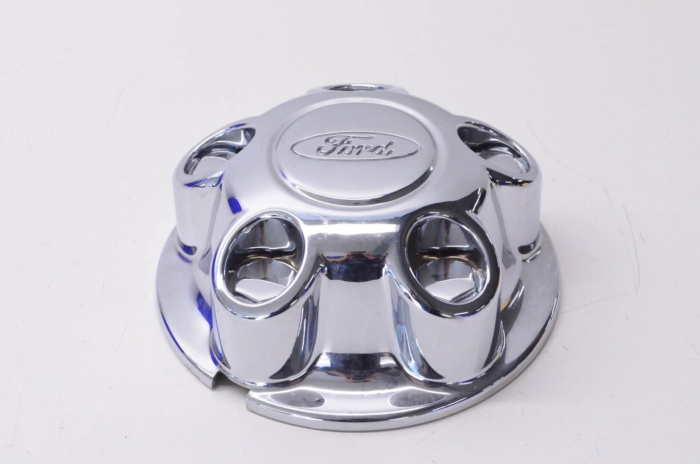 New OEM Ford YL5Z1130BA Wheel Hub Cover NOS