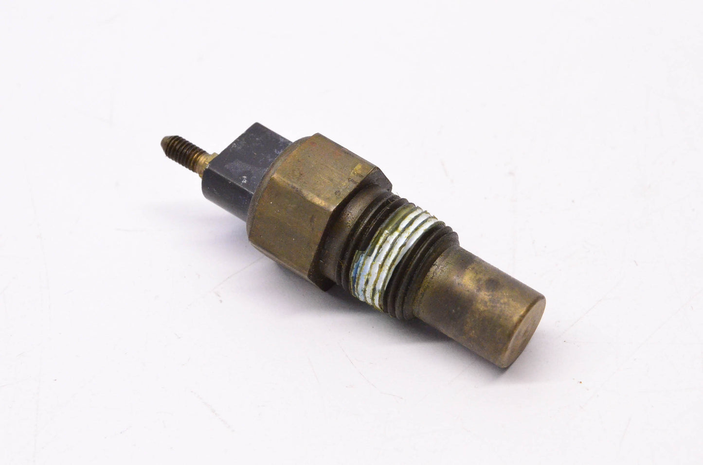 New OEM Ford SW-983, D1FZ10884A Temperature Sending Switch NOS