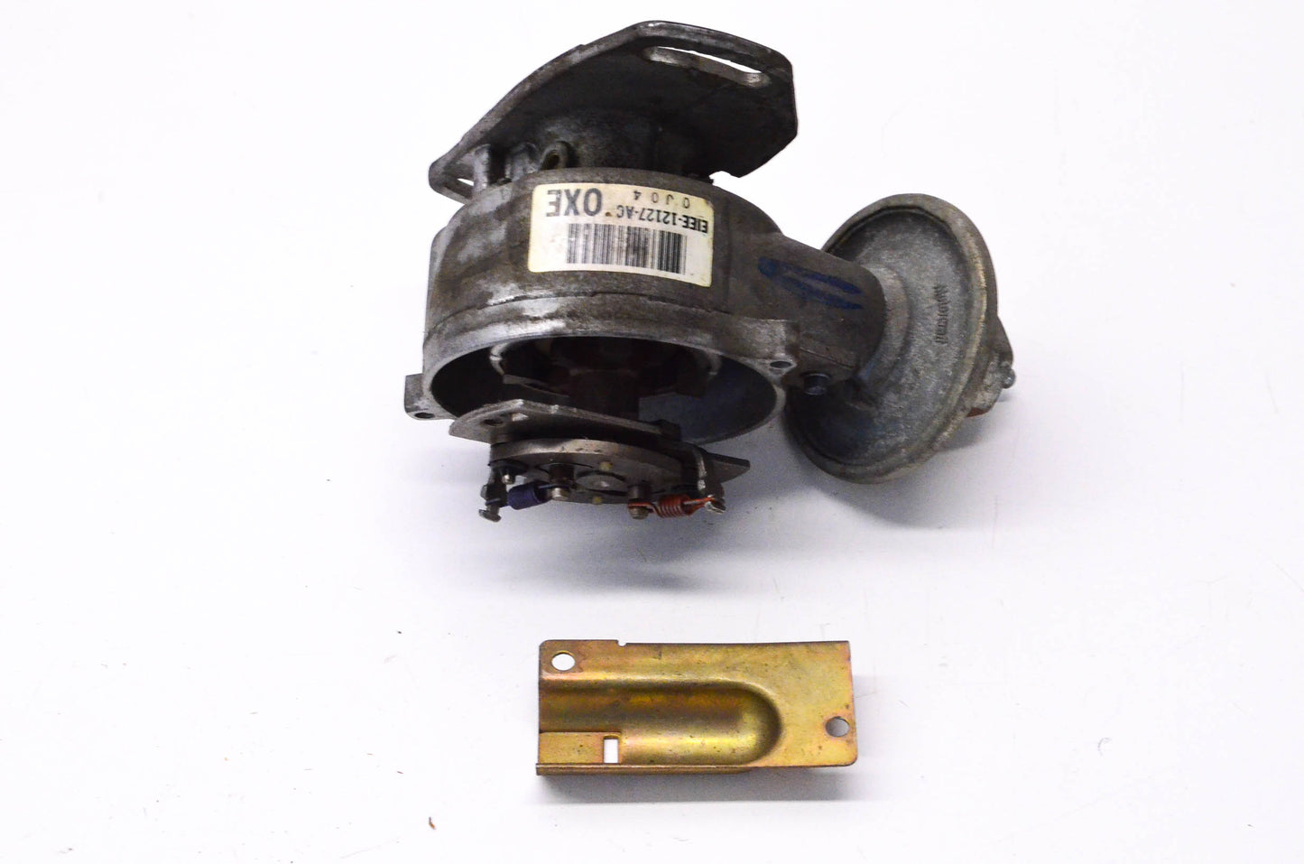 OEM Ford DA-1786, E1FZ12127A Distributor