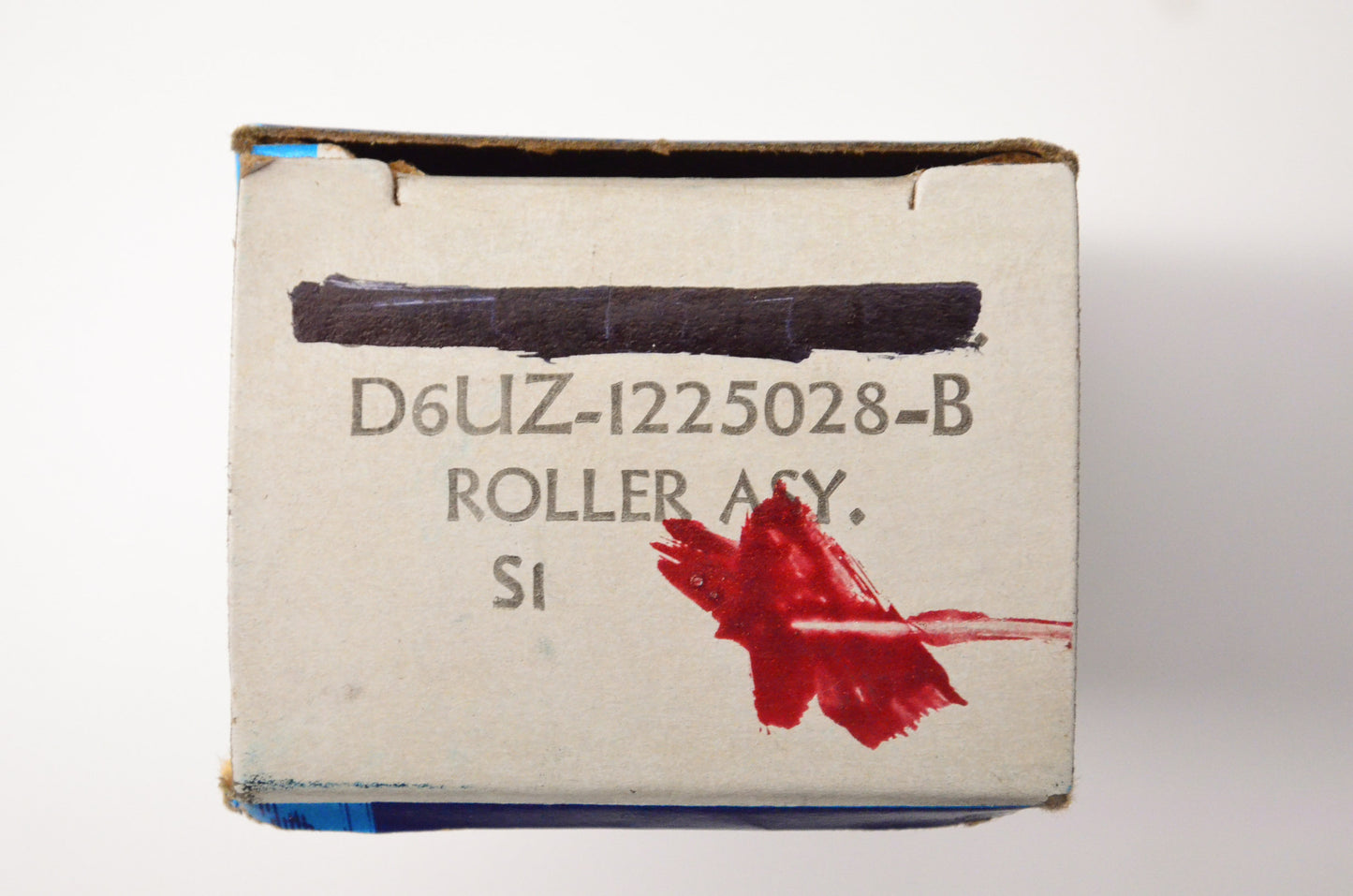 New OEM Ford D6UZ1225028B Roller Assembly NOS