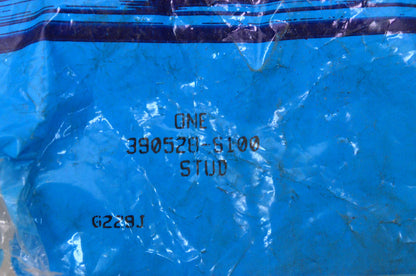 New OEM Ford 390528S100 Stud NOS