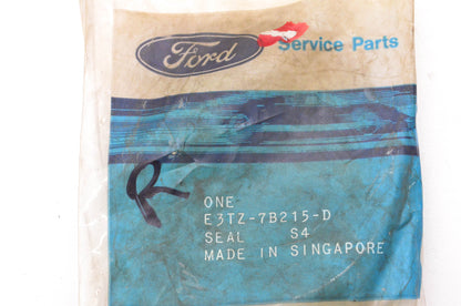New OEM Ford E3TZ-7B215-D Output Shaft Seal NOS