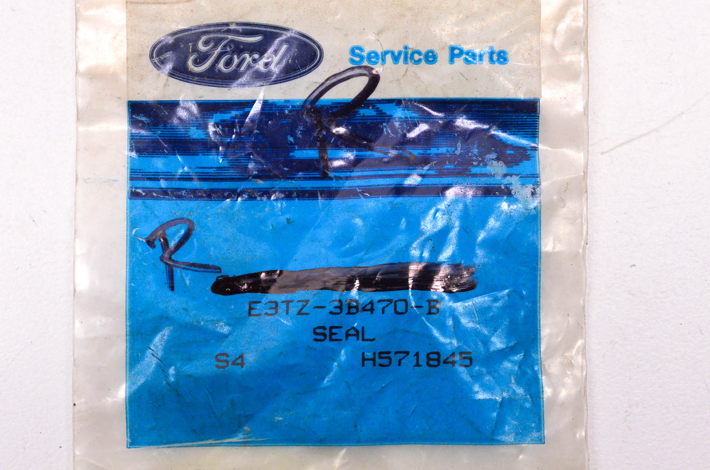 New OEM Ford E3TZ-3B470-B Spindle Hub Seal NOS