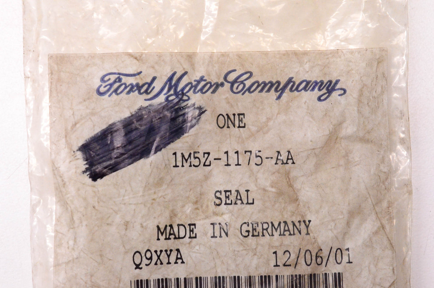 New OEM Ford 1M5Z-1175-AA Seal NOS