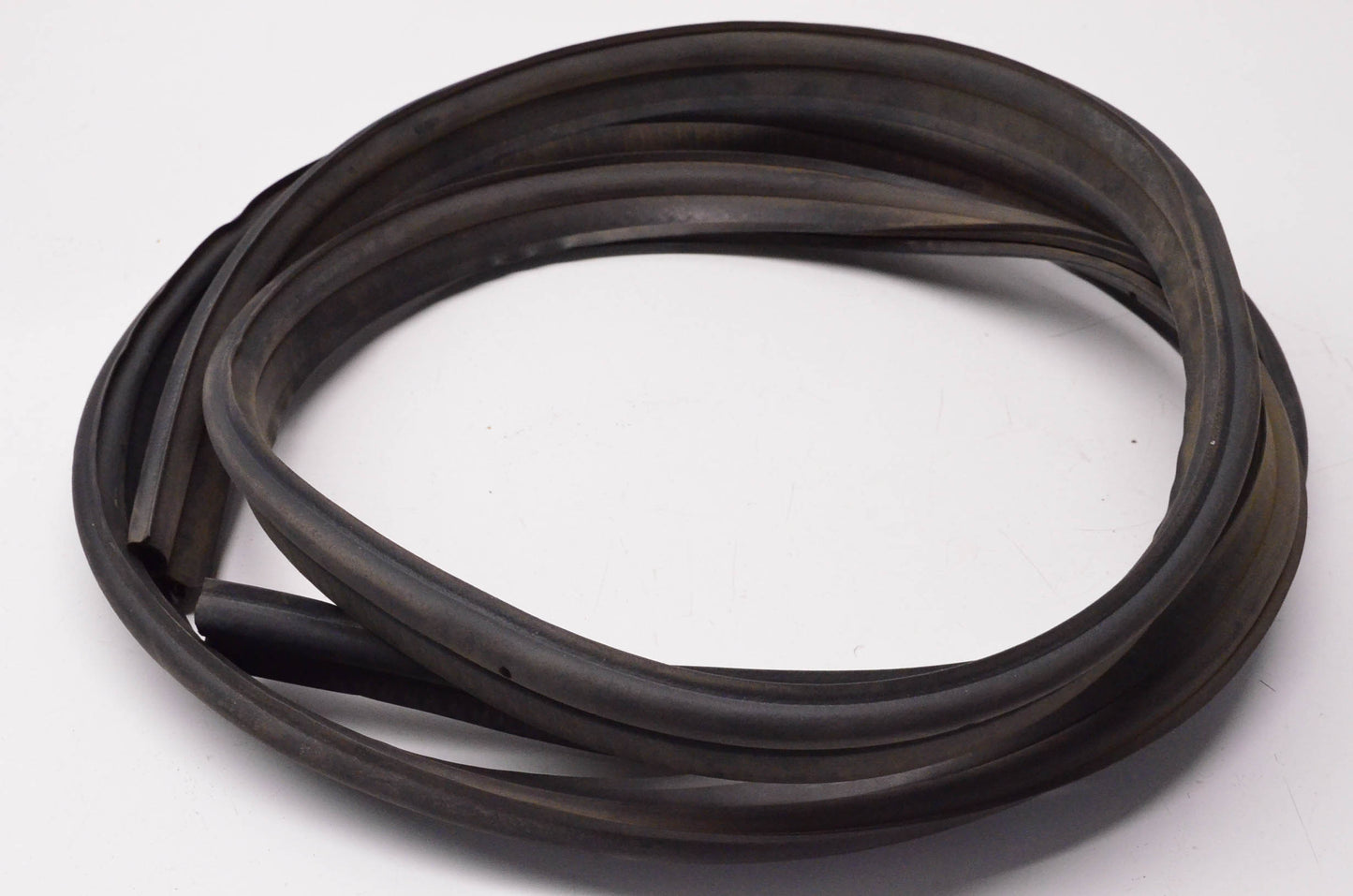 New OEM Ford D9AZ-5443720-A Weatherstrip Kit NOS