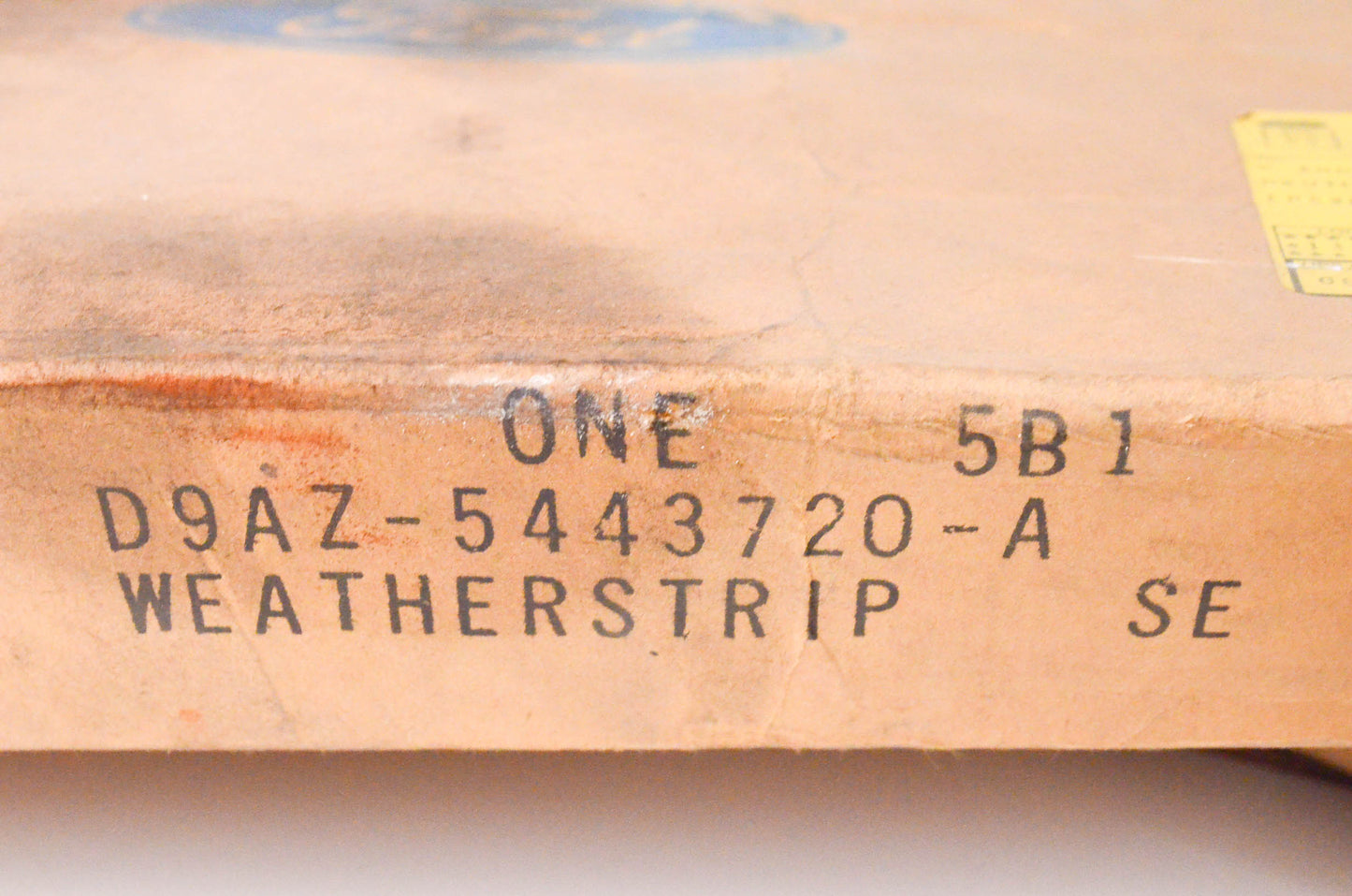New OEM Ford D9AZ-5443720-A Weatherstrip Kit NOS