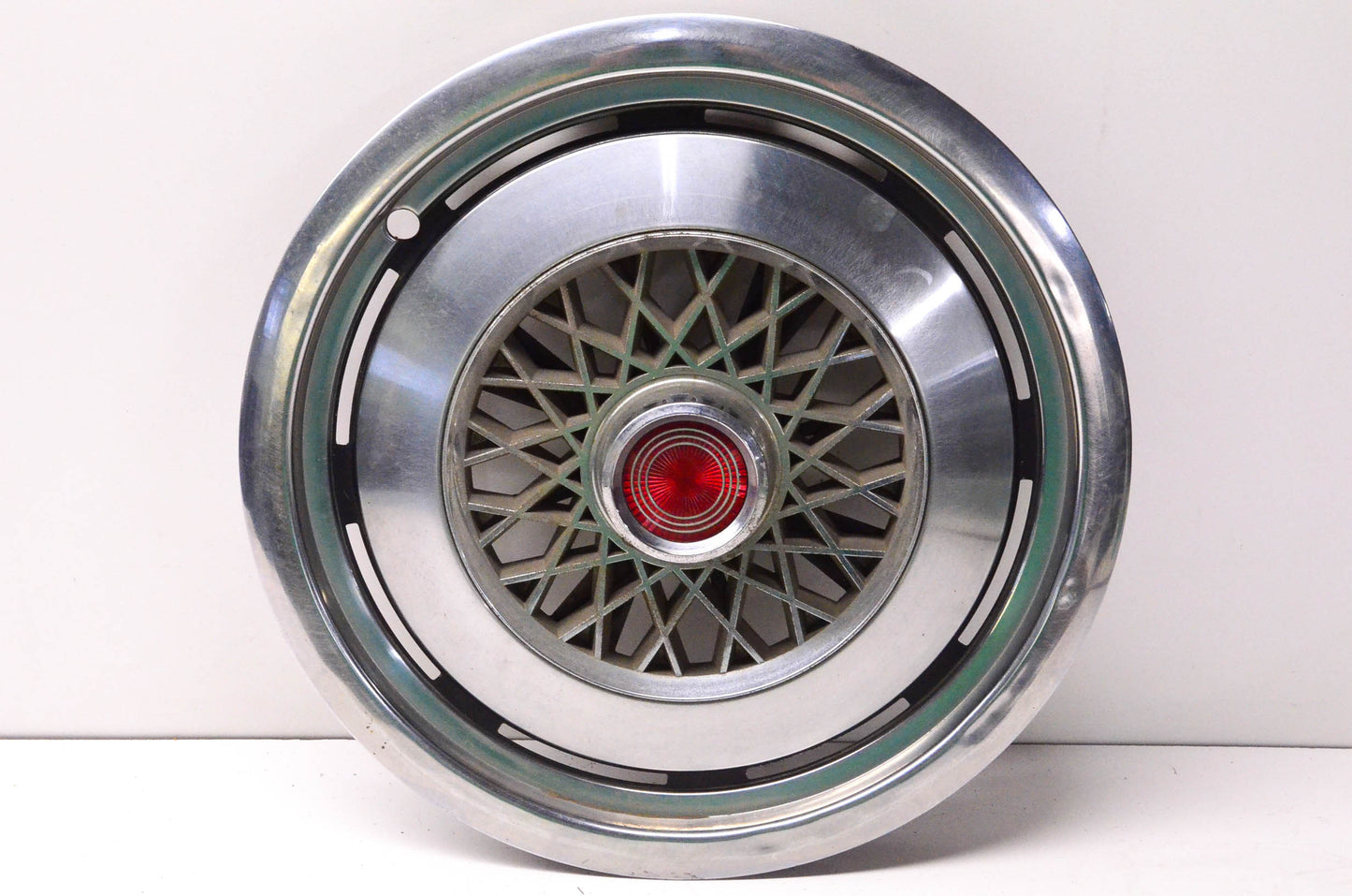 New OEM Ford D6DA-1A041-AA Ford Wheel Cover NOS