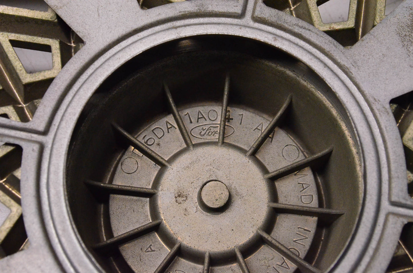 New OEM Ford D6DA-1A041-AA Ford Wheel Cover NOS