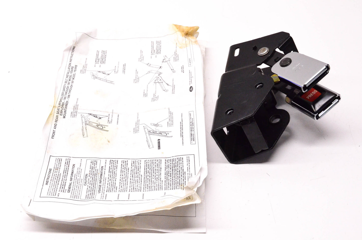 New OEM Ford 1995-1997 Ford Explorer Mountainer Rear Seat Belt Retainer NOS