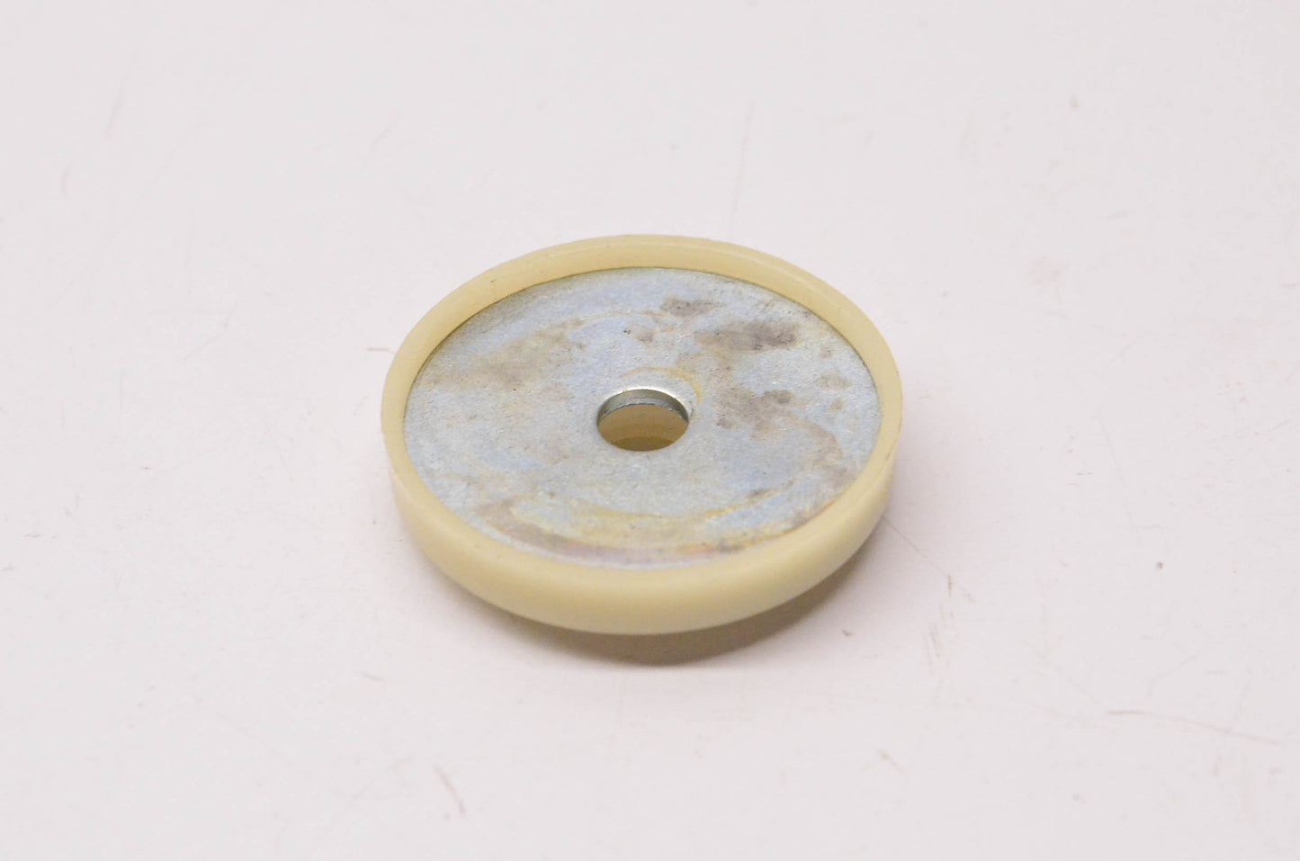 New OEM Ford 06-11 Ford Crown Vic. Grand Marquis Front Door Glass Retainer NOS