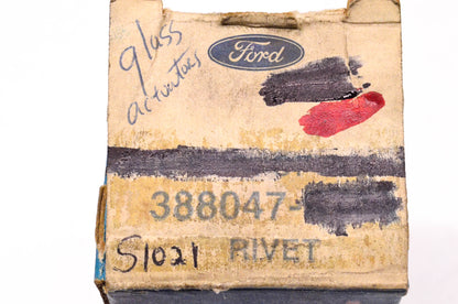 New OEM Ford 388047-S1021 1992-2004 Ford E-150 E-250 E-350 Blind Rivet NOS