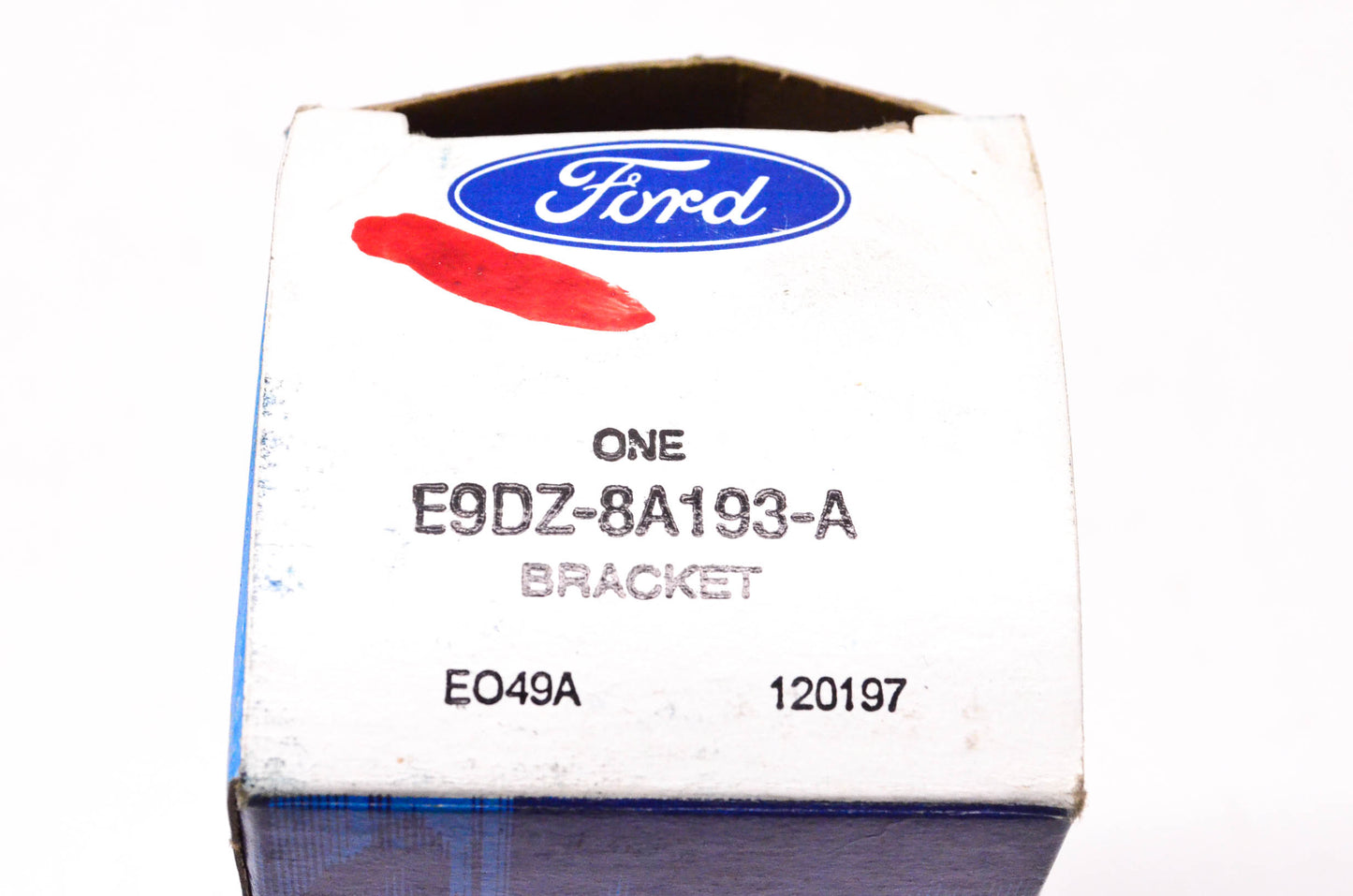 New OEM Ford 1989-1990 Ford Taurus Upper Right Hand Radiator Support Bracket NOS