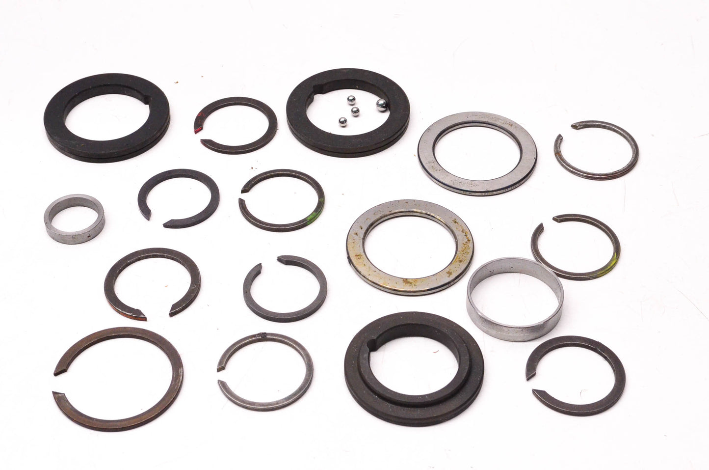 New OEM Ford 1R3Z-7109-AA Incomplete 2001-2010 Ford Mustang Snap Ring Kit NOS