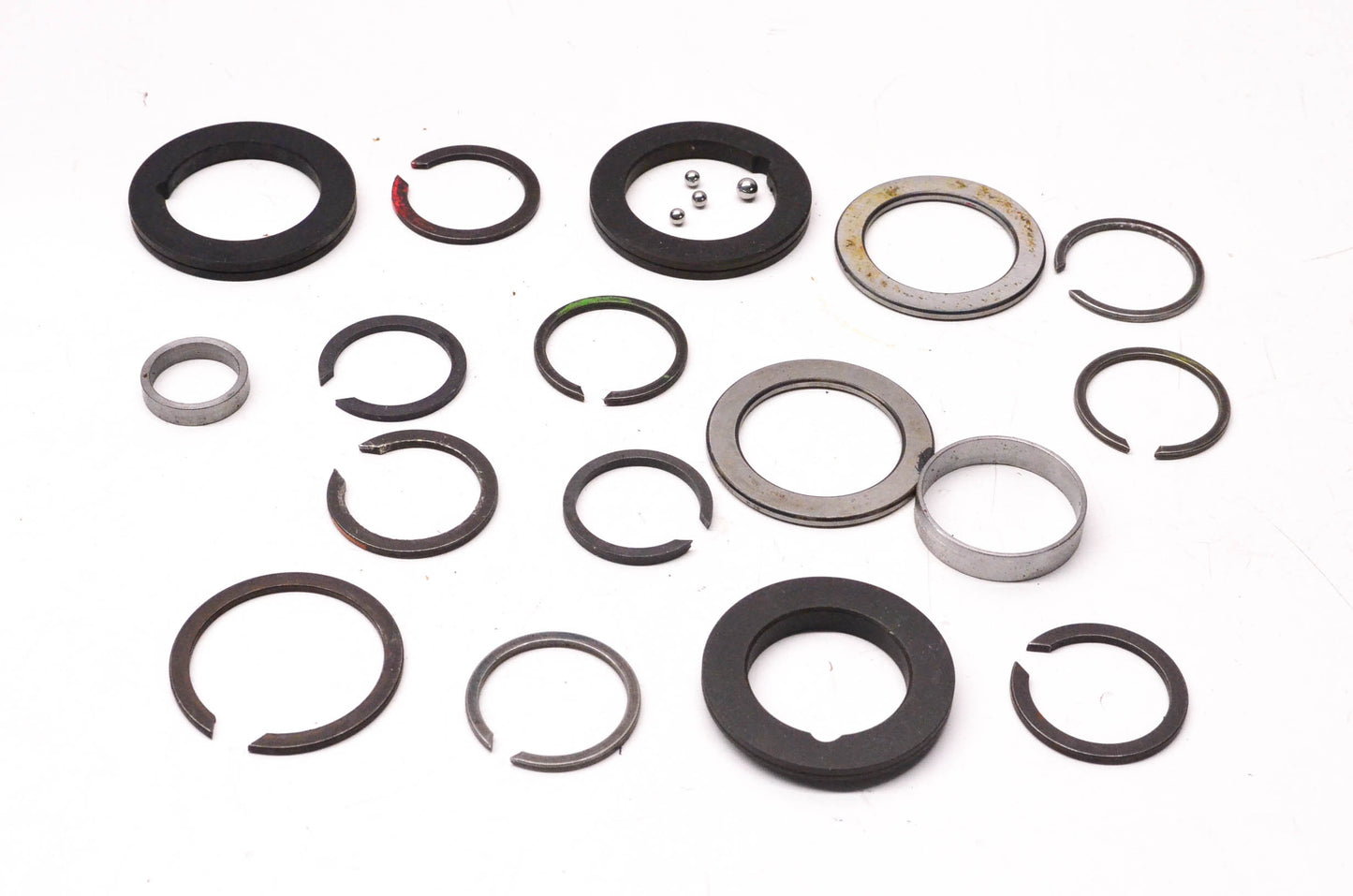 New OEM Ford 1R3Z-7109-AA Incomplete 2001-2010 Ford Mustang Snap Ring Kit NOS