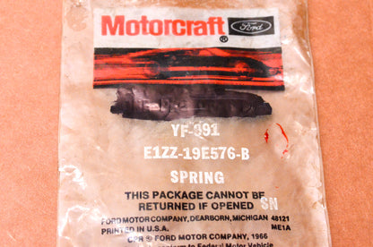 New OEM Ford E1ZZ-19E576-B OEM A/C Tube Lock Spring NOS