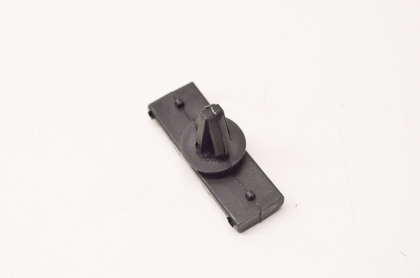 New OEM Ford F6DZ5410182AA Retainer NOS