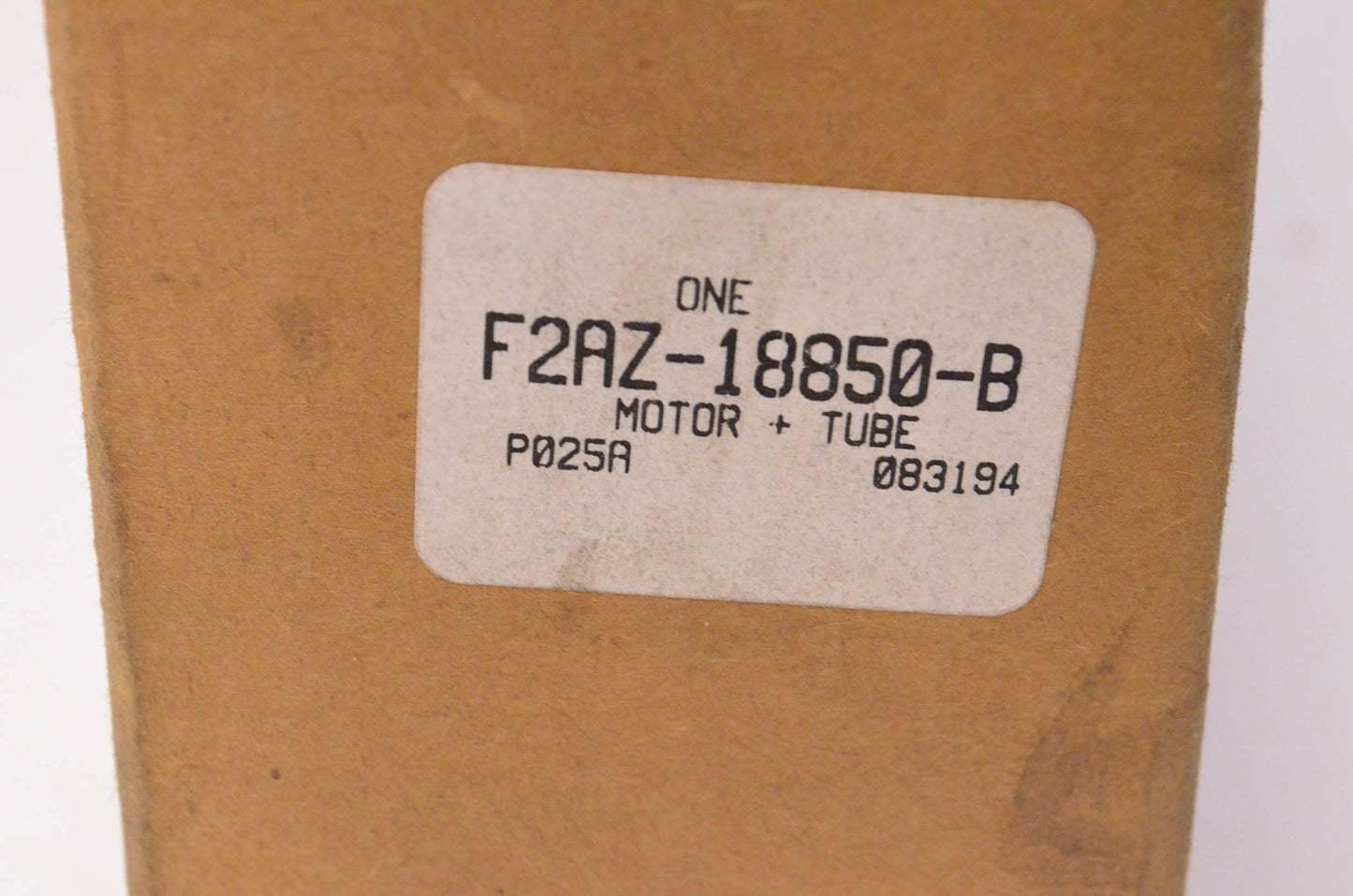 New OEM Ford F2AZ-18850-B 1992-1997 Crown Victoria Power Antenna Assembly NOS