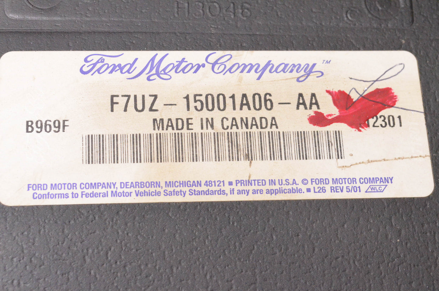 New OEM Ford F7UZ-15001A06-AA 1997-2007 E-Series Front Bumper Air Deflector NOS