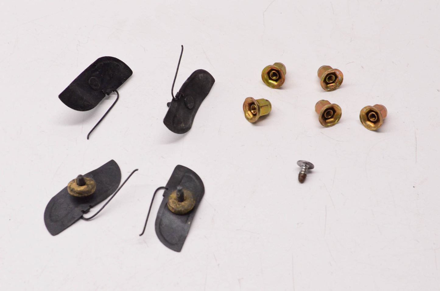 New OEM Ford SUBK-2811-K Exterior Trim Molding Hardware Kit NOS