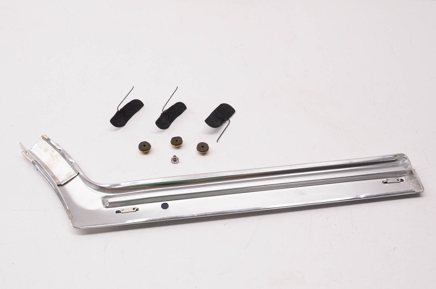 New OEM Ford 1977 Torino Fender Molding W/ Install Hardware NOS