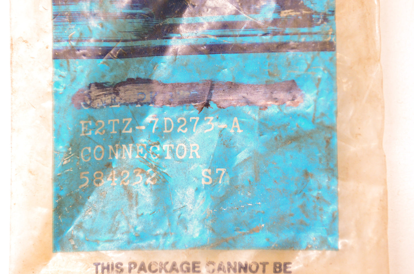 New OEM Ford E2TZ7D273A Transmission Cooler Connector NOS