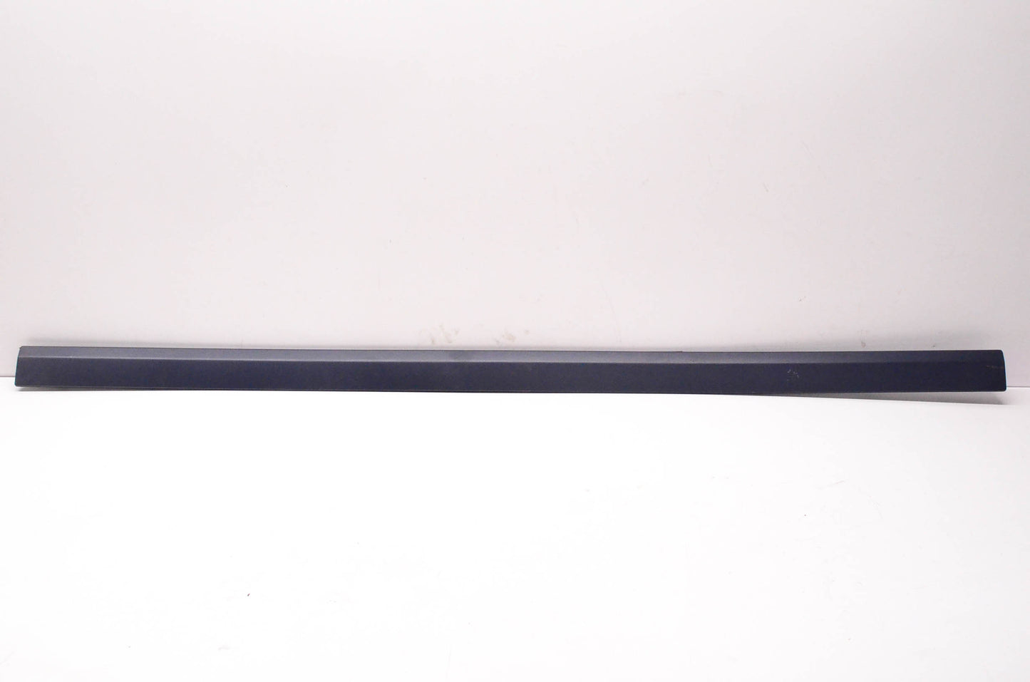 New OEM Ford 1L2Z-78425A34-AAPTM Applique Molding NOS