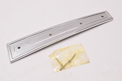 New OEM Ford D5DZ-5424458-A 1975-1976 Granada Upper Roof Pillar Molding NOS