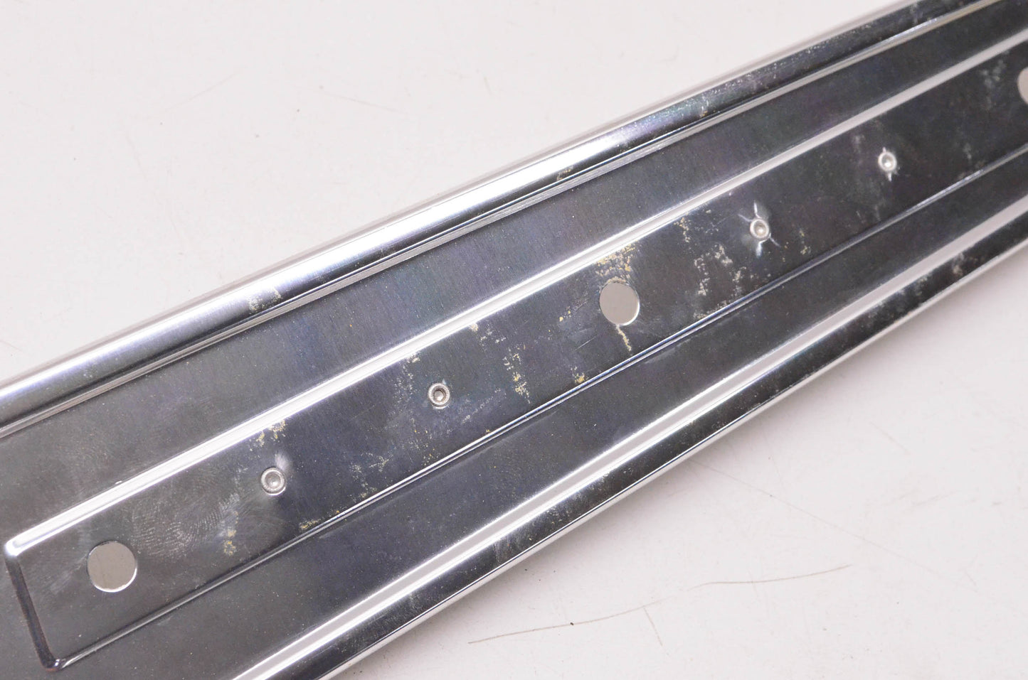 New OEM Ford D5DZ-5424458-A 1975-1976 Granada Upper Roof Pillar Molding NOS