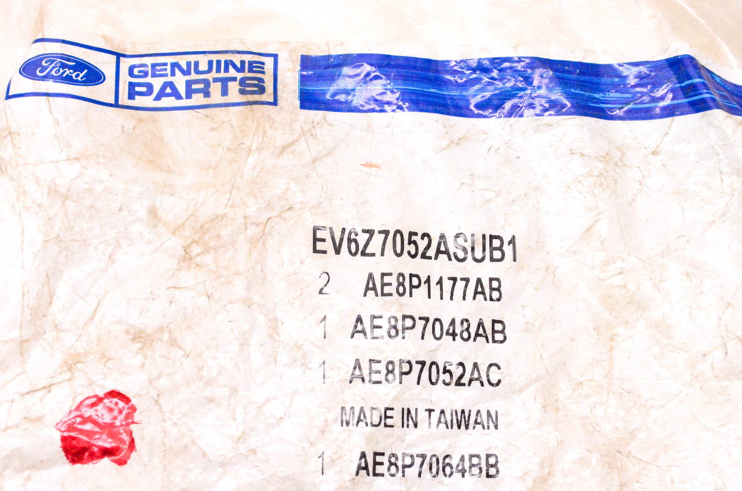 New OEM Ford EV6Z7052ASUB1 Oil Seal Kit NOS